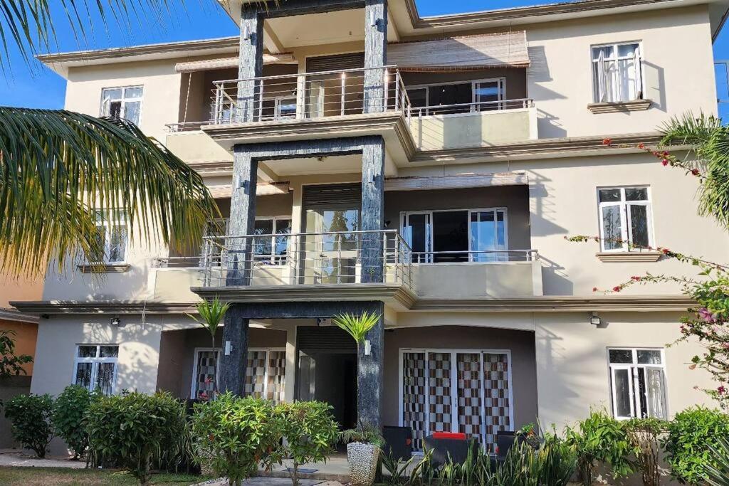 Number 8, 2Nd Floor, Pebble Bay Apartments กรองด์เบย์ ภายนอก รูปภาพ